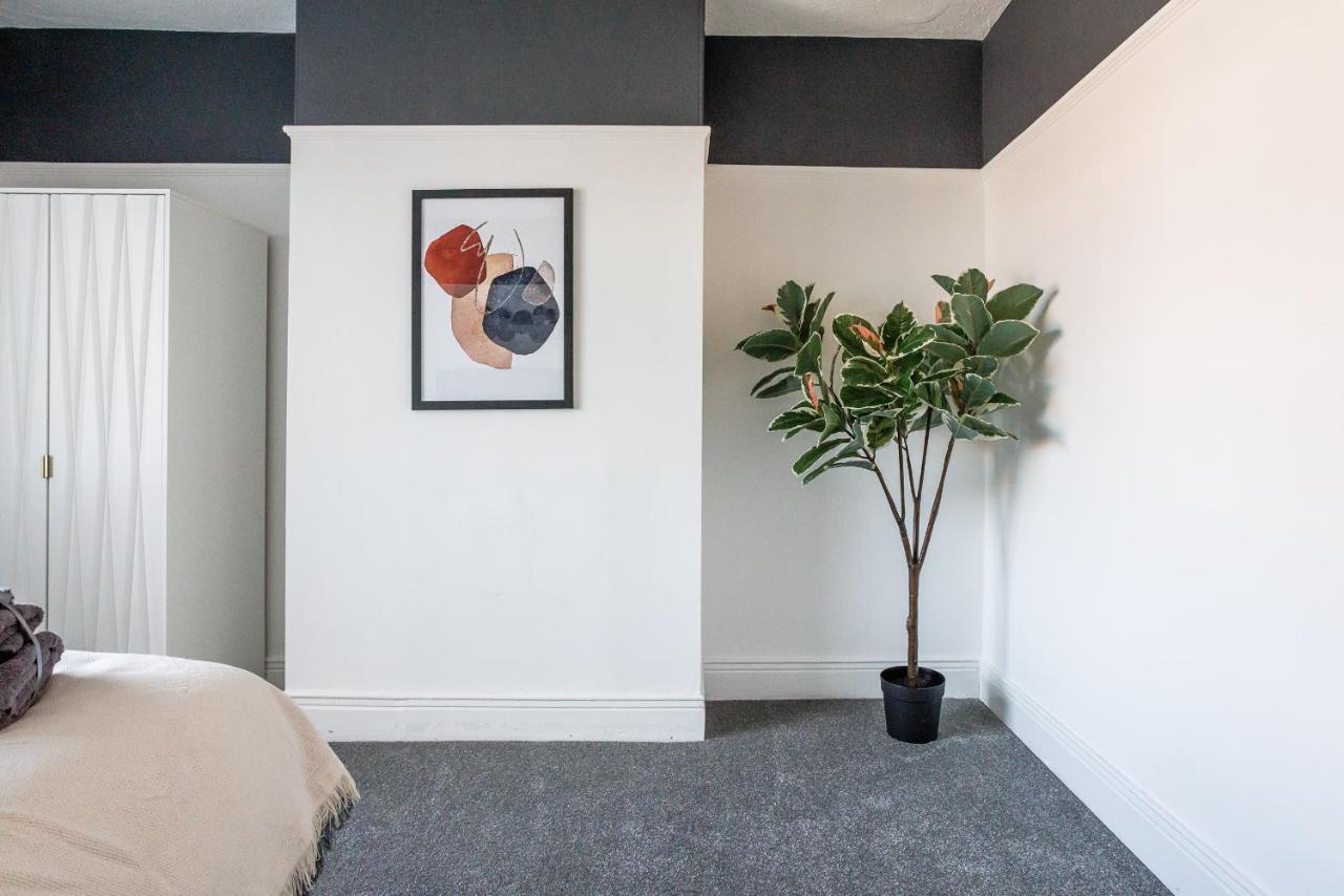 Sleek 4 Bed In Newcastle- Sleeps 9 - Parking 빌라 외부 사진