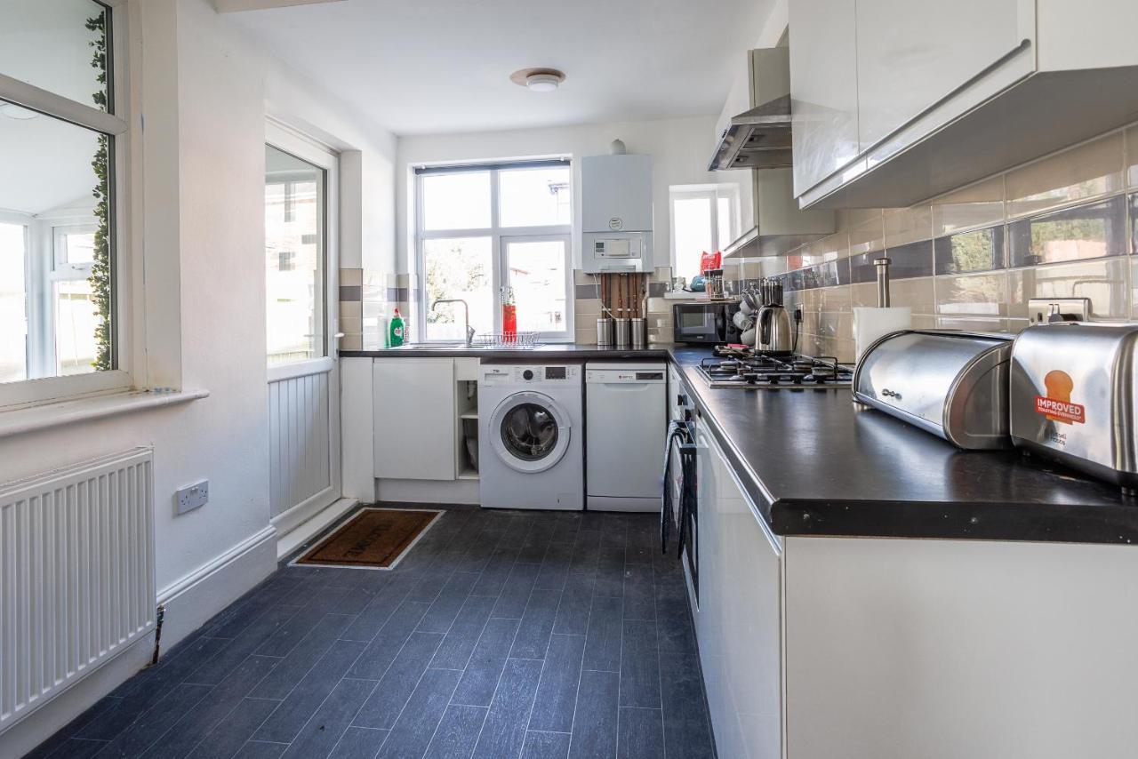 Sleek 4 Bed In Newcastle- Sleeps 9 - Parking 빌라 외부 사진